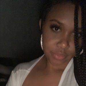 Meet your Posher, Alicia